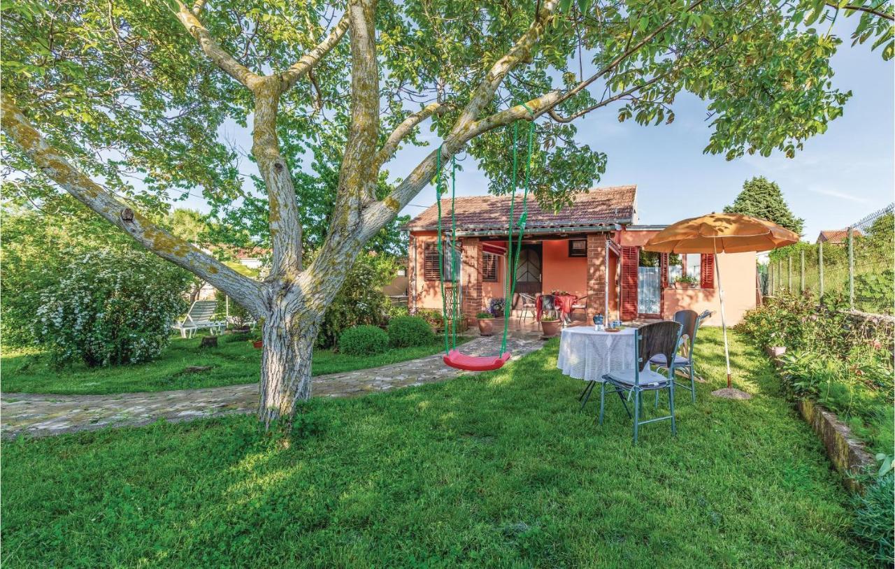 1 Bedroom Pet Friendly Home In Šišan 외부 사진