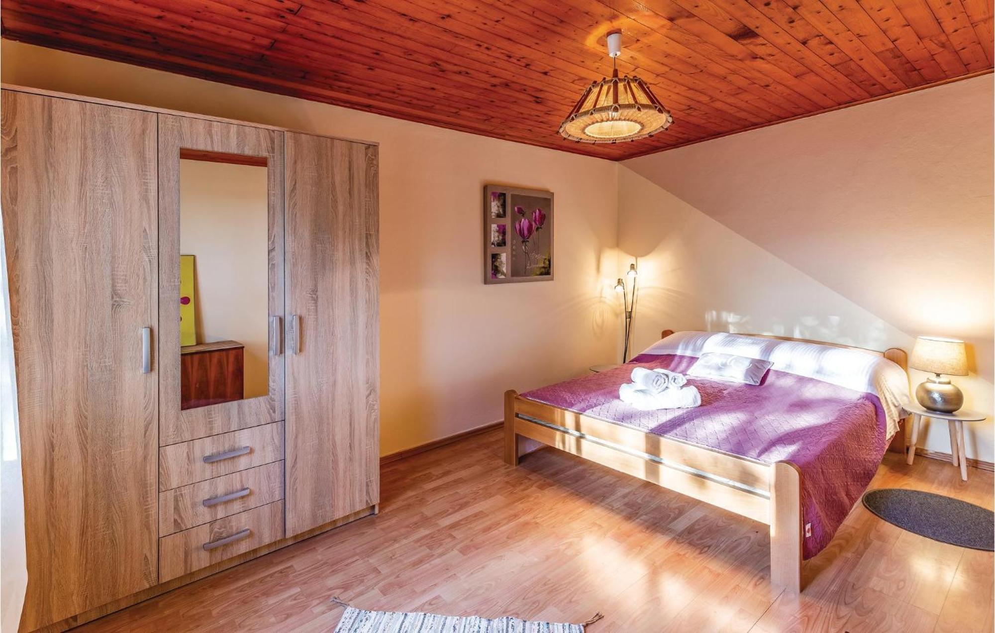 1 Bedroom Pet Friendly Home In Šišan 외부 사진