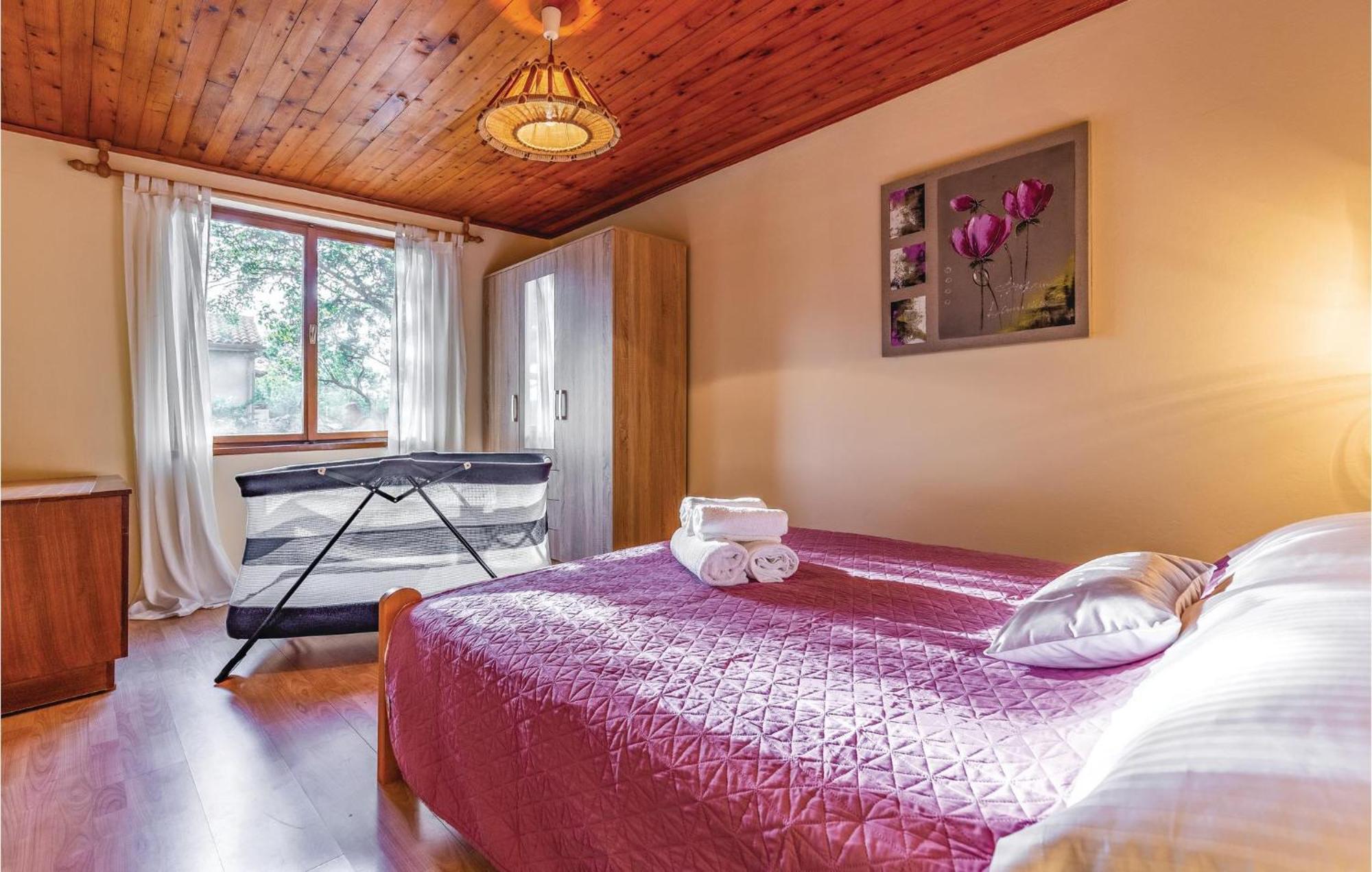 1 Bedroom Pet Friendly Home In Šišan 외부 사진