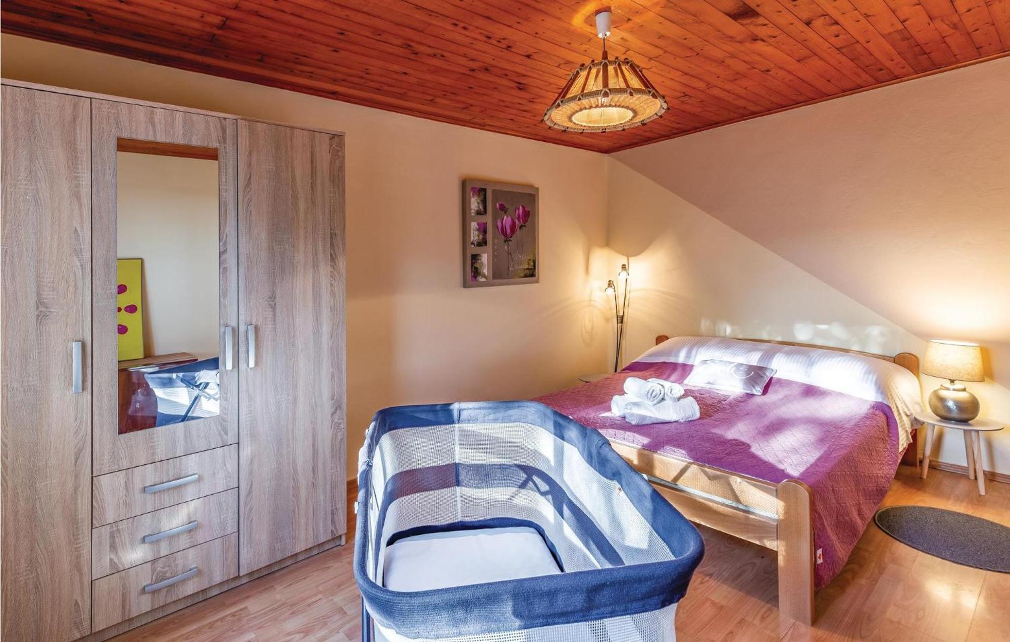 1 Bedroom Pet Friendly Home In Šišan 외부 사진