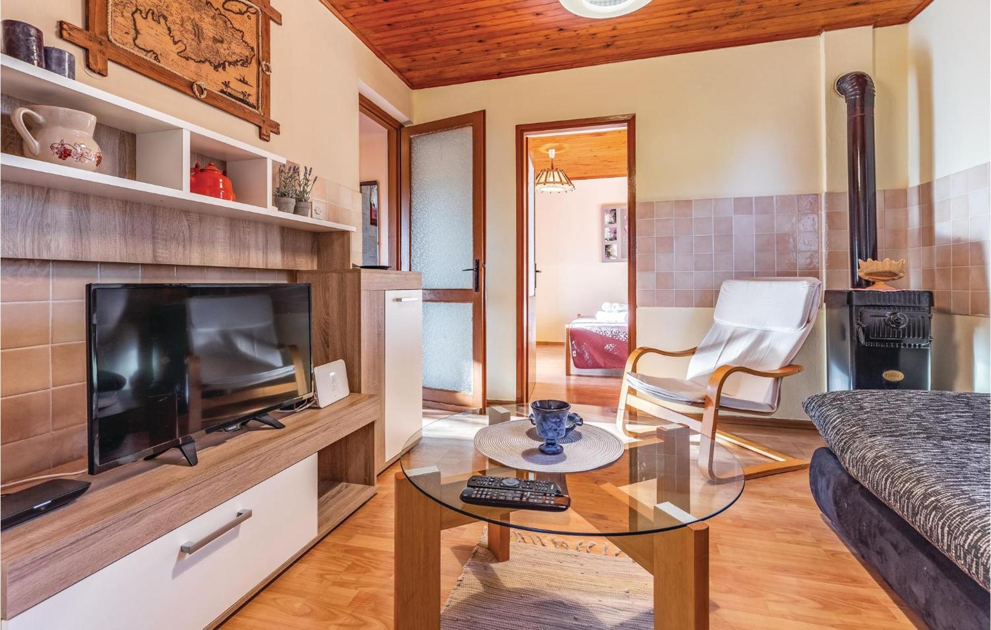1 Bedroom Pet Friendly Home In Šišan 외부 사진