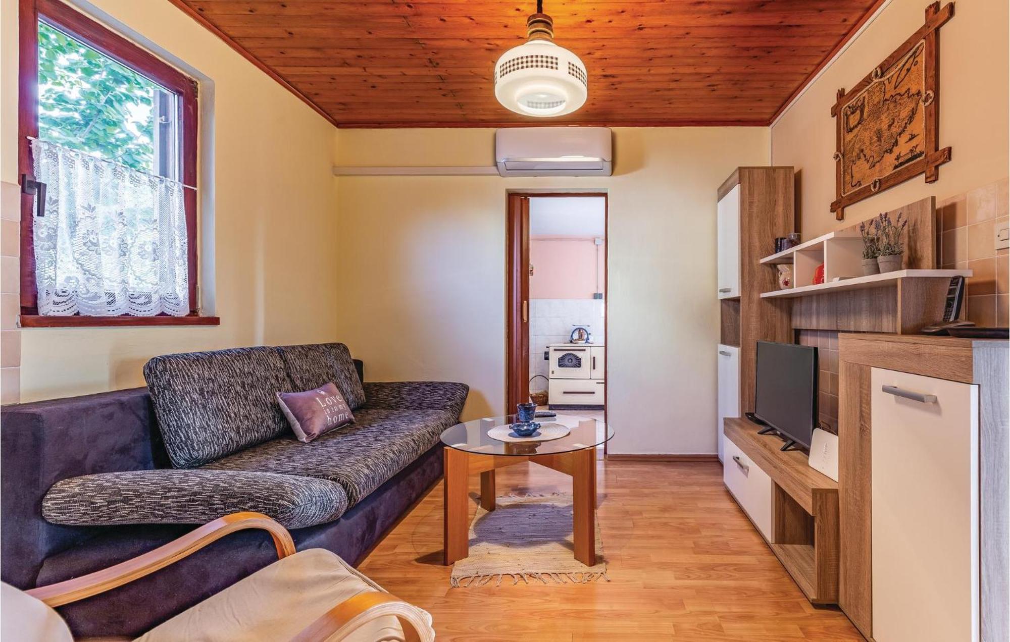 1 Bedroom Pet Friendly Home In Šišan 외부 사진