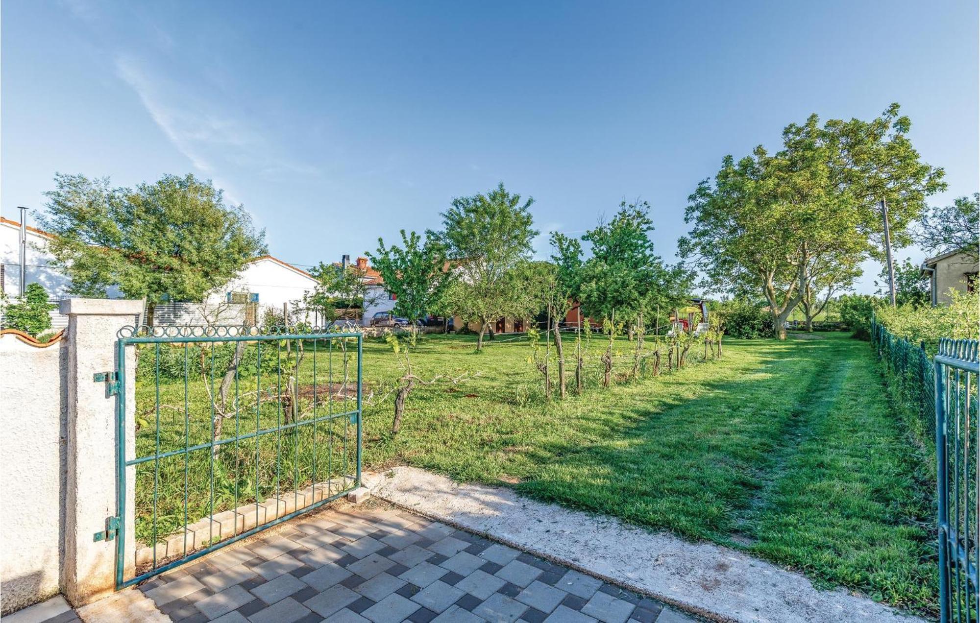 1 Bedroom Pet Friendly Home In Šišan 외부 사진