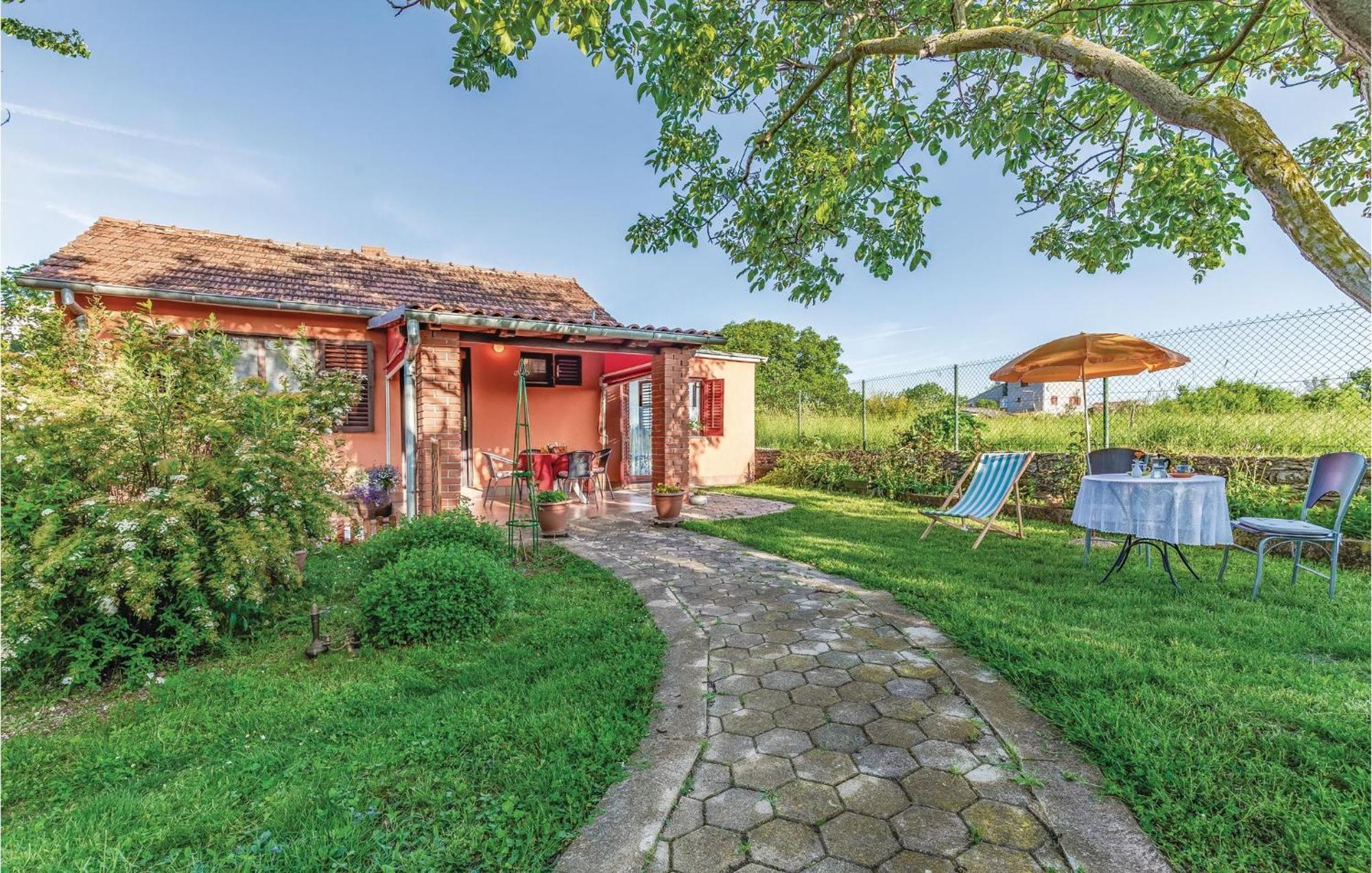 1 Bedroom Pet Friendly Home In Šišan 외부 사진